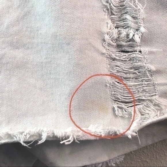 Forever 21 Distressed bleach washed denim frayed shorts junior size 30 - Picture 4 of 9